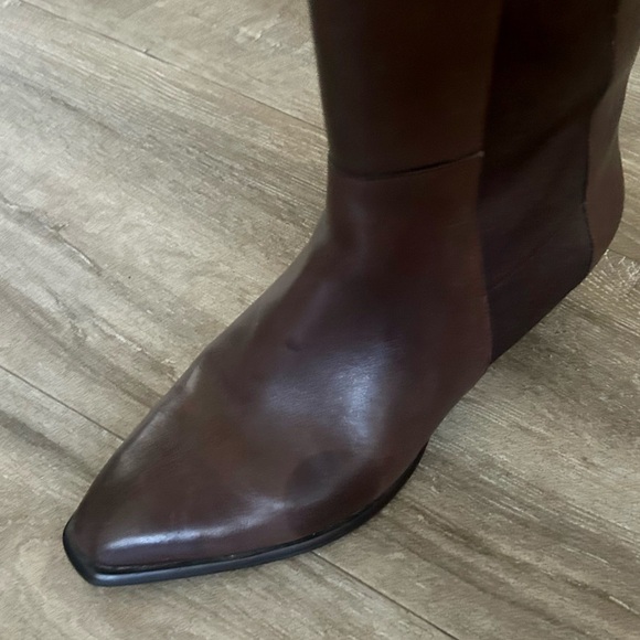 COLE HAAN KNEE-HIGH BOOTS (7.5) - Picture 5 of 6